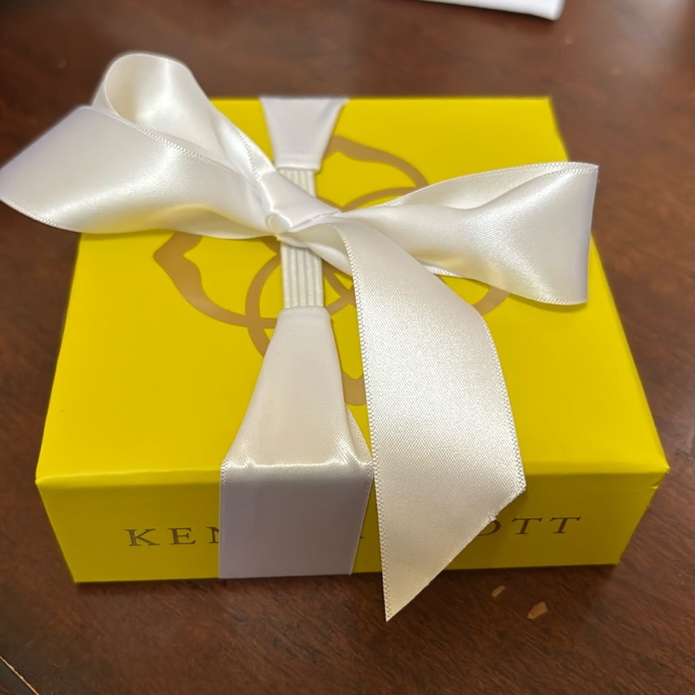 NEW! Kendra Scott Yellow Gift Box